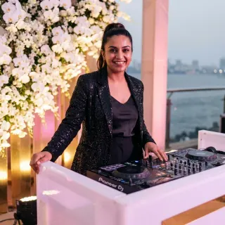 sangeet szn officially open. this booth though 😍 Worli sea face, my favourite room in the city