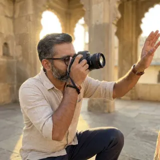 directing with one hand, shooting with the other. Meher + Ishaan this varmala light was a gift from the universe ☀️