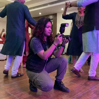 got into the middle of the nagada section and just did not leave 💃 Divya + Karthik your cousins can DANCE