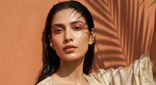 copper monochrome on a terracotta wall, golden hour did half my job. obsessed with how clean this came out
