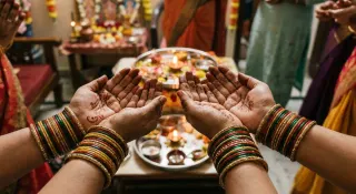 karwa chauth slots full by 9am every year. book karo jaldi next time ladies 🙏
